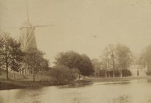 A-27 Gezicht op het Seisbolwerk en de Seissingel met een molen en het huis De Griffioen te Middelburg